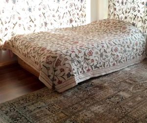 Hakeem Homestay Pahalgam India