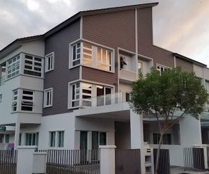 Luxury Villas @ 2 Permai Tanjung Bunga Malaysia
