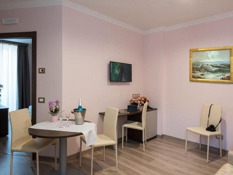 Hotel Photo 11