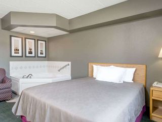 Hotel pic Moose Lake Lodge & Suites