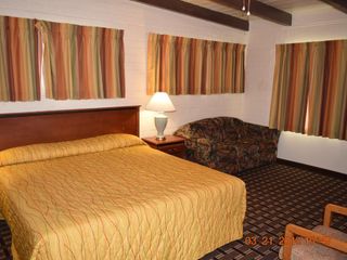 Hotel pic Stanlunds Inn and Suites