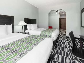 Hotel pic Days Inn & Suites by Wyndham Sulphur Springs