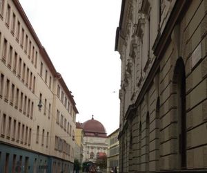 ZIMMER UND APPARTEMENTS TRAUTTMANNSDORFFGASSE Graz Austria