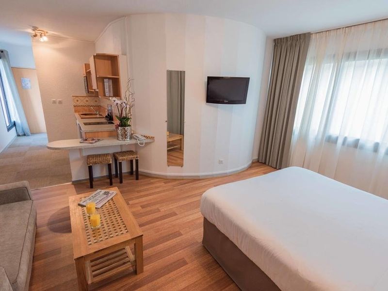 Hotel Photo 6