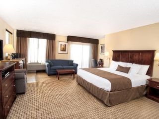 Фото отеля Barrington Hotel & Suites