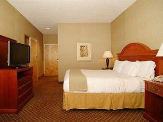 Фото отеля SureStay Hotel by Best Western Cedar Rapids