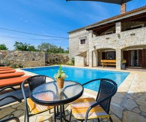 Holiday home Svetvincenat with Outdoor Swimming Pool 207 Bale Croatia