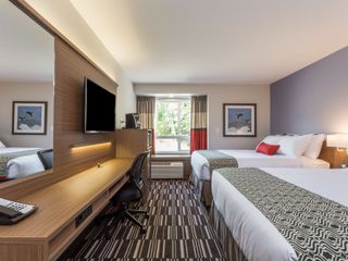 Фото отеля Microtel Inn & Suites by Wyndham Fort Saint John