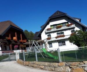 Ferienwohnungen Bacherhof St. Michael im Lungau Austria