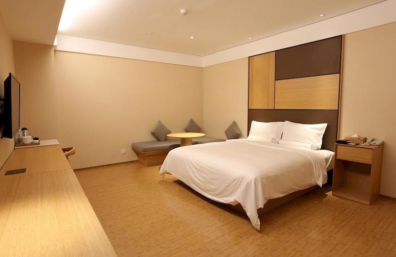 JI Hotel Nanjing Hongqiao Zhongshan North Road