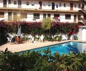 Lets Holidays Beach Apartment Castelldefels Spain