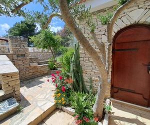 Villas Stone House Poplat Vela Luka Croatia