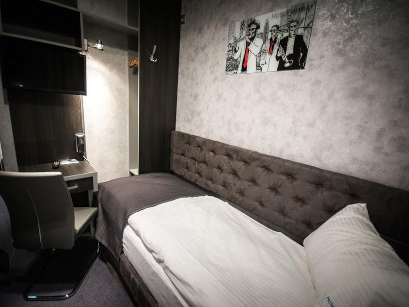 Hotel Photo 1