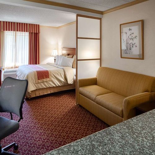 Photo of Best Western Plus Murray Hill Hotel & Suites