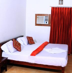NearBy Hotel