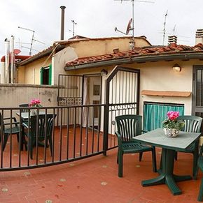 NearBy Hotel