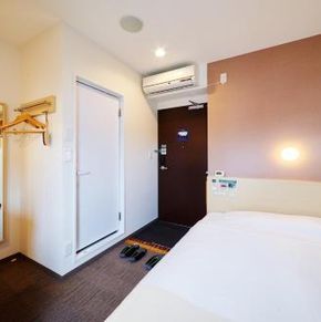 NearBy Hotel