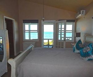 SEA GARDEN BEACHFRONT HOME George Town Bahamas