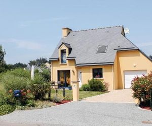 Three-Bedroom Holiday home Glageolais 04 Planguenoual France