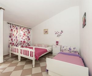 Apartments Velebit Starigrad Croatia