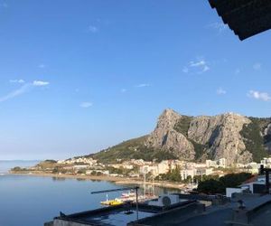 Sunny Apartment Omis Croatia