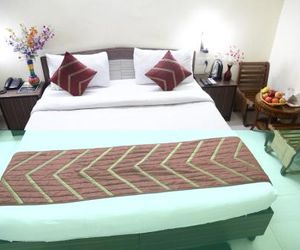 OYO 7578 Hotel Luck Residency Samalka India