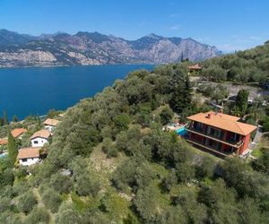 Villas Apartments with Enchanting Lake View Malcesine Italy