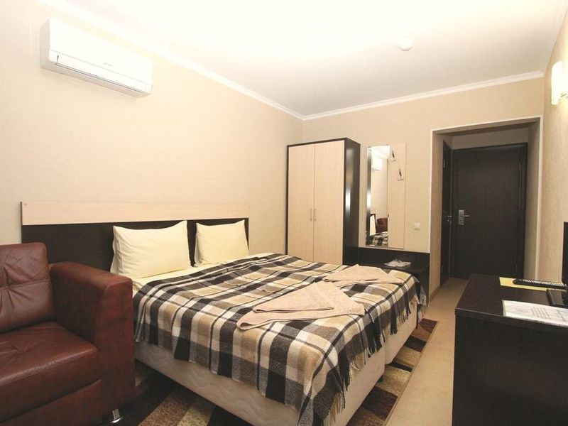 Hotel Photo 12