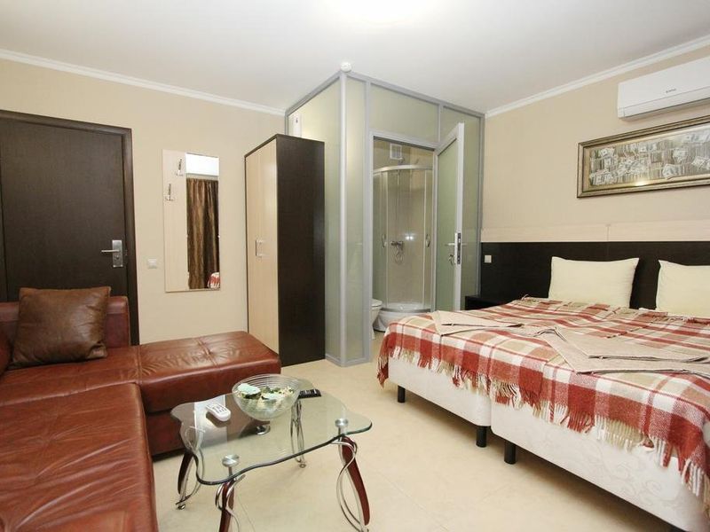 Hotel Photo 9