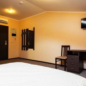 NearBy Hotel