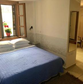 NearBy Hotel