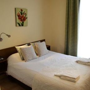 NearBy Hotel