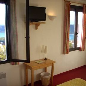 NearBy Hotel