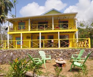 Yellow Home Casa Baja Providencia Colombia