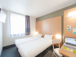 Фото отеля B&B HOTEL Lille Grand Stade