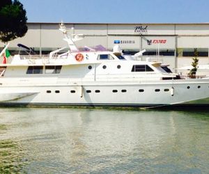 YACHT&BREAKFAST Fiumicino Italy