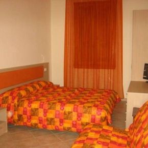 NearBy Hotel