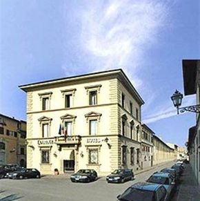 NearBy Hotel
