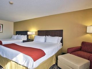 Фото отеля Holiday Inn Express Tallahassee, an IHG Hotel