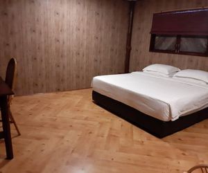 Dragon Inn Floating Resort Semporna Malaysia