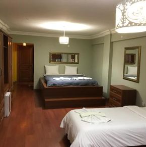 NearBy Hotel