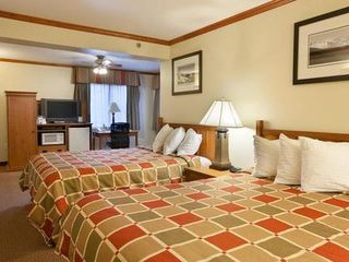 Фото отеля Best Western Plus Edgewater Hotel