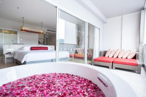 image of hotel Ramada by Wyndham Phuket Deevana Patong - SHA Extra Plus