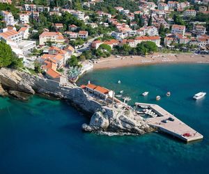 THE FOUR FISH Petrovac Montenegro