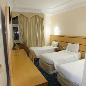 NearBy Hotel