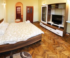 Apartments in the center of the city KING-SIZE bed Lvov Ukraine