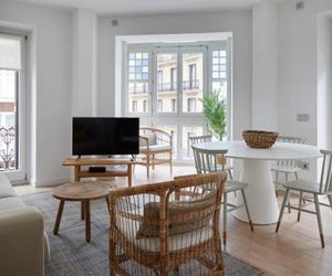 Easo Suite 2B Apartment by FeelFree Rentals San Sebastian Spain