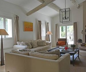 Cozy Villa in Menerbes with Swimming Pool Menerbes France