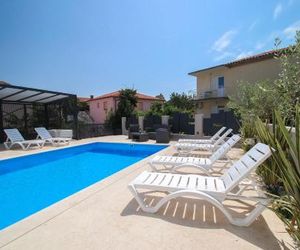 Apartments Villa Rivarella Novigrad Croatia