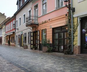 KAJZINGER APARTMAN Gyor Hungary